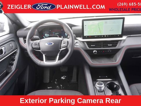 Used 2025 Ford Explorer ST-Line w/ ST-Line Street Pack image 15