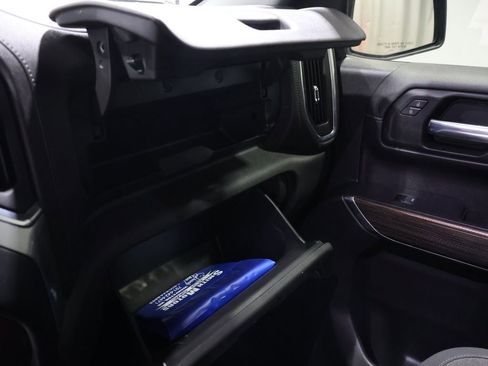 Used 2021 Chevrolet Silverado 1500 RST image 34