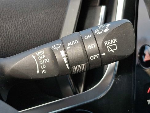 Used 2018 Toyota Prius Four Touring image 21