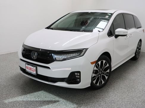 Used 2025 Honda Odyssey Elite image 2