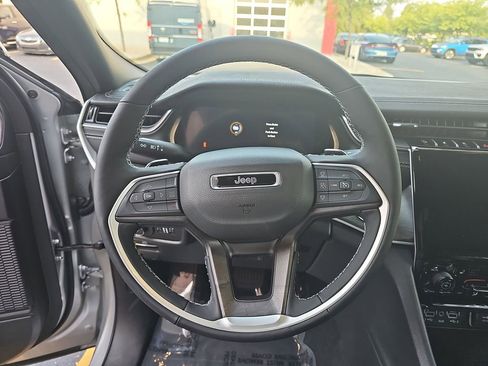 New 2025 Jeep Grand Cherokee L Limited image 20