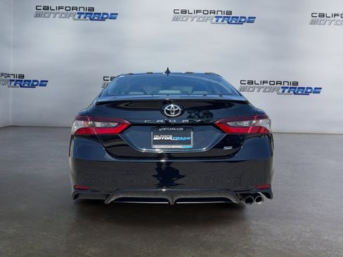 Used 2024 Toyota Camry SE image 6