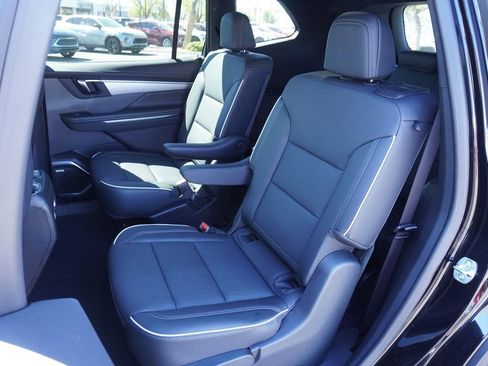 New 2025 Buick Enclave Preferred image 9