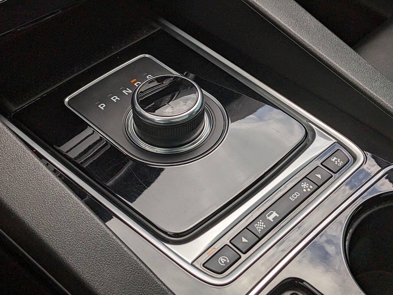 Used 2017 Jaguar F-PACE Premium AWD/4WD image 39