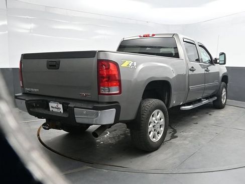 Used 2014 GMC Sierra 2500 SLE w/ SLE Preferred Package AWD/4WD image 7