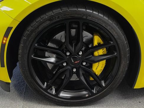 Used 2016 Chevrolet Corvette Stingray Convertible w/ 2LT Preferred Equipment Group RWD image 16
