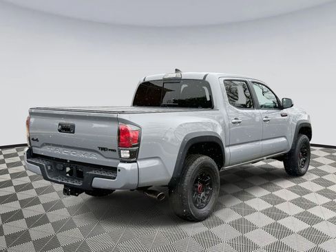 Used 2017 Toyota Tacoma TRD Pro image 2