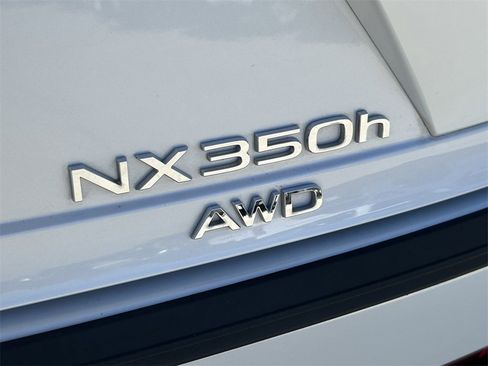 Used 2025 Lexus NX 300h AWD w/ Luxury Package image 10