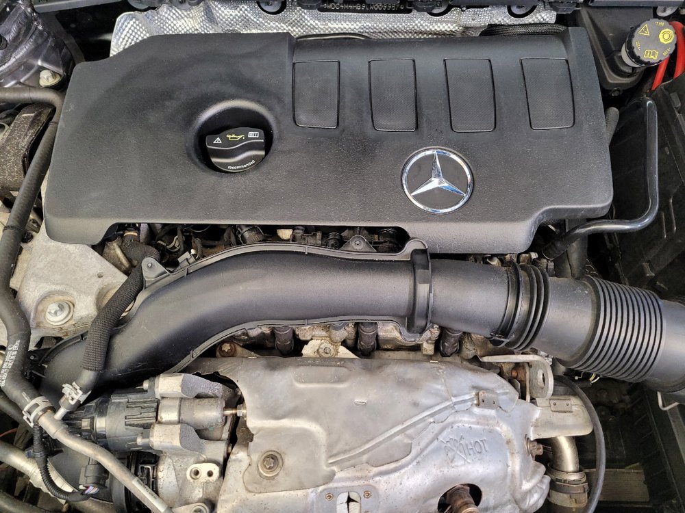 Used 2020 Mercedes-Benz GLB 250 4MATIC w/ Premium Package image 30