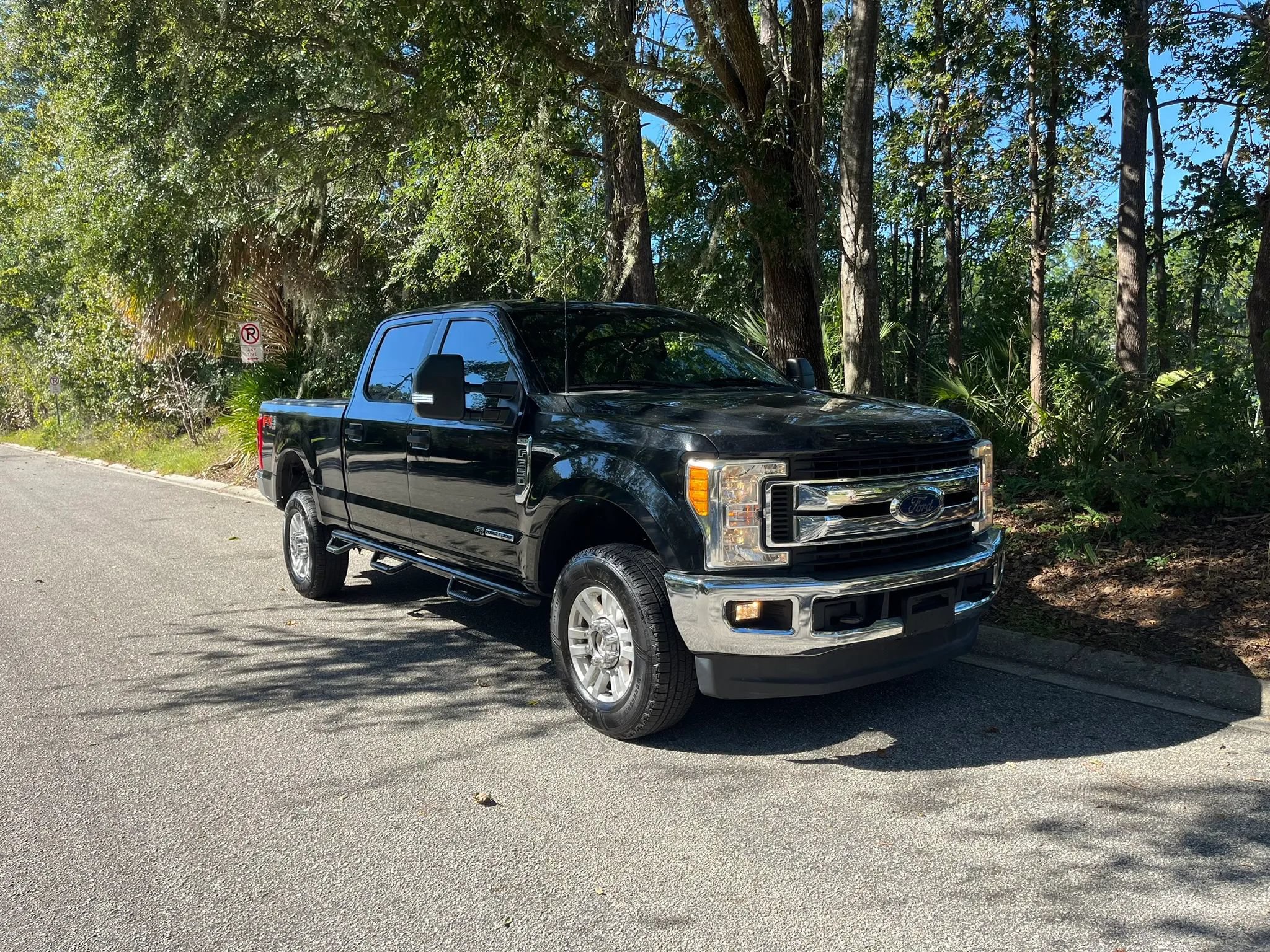 Used 2017 Ford F350 XLT w/ XLT Value Package AWD/4WD image 3