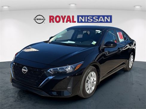Used 2025 Nissan Sentra S image 3