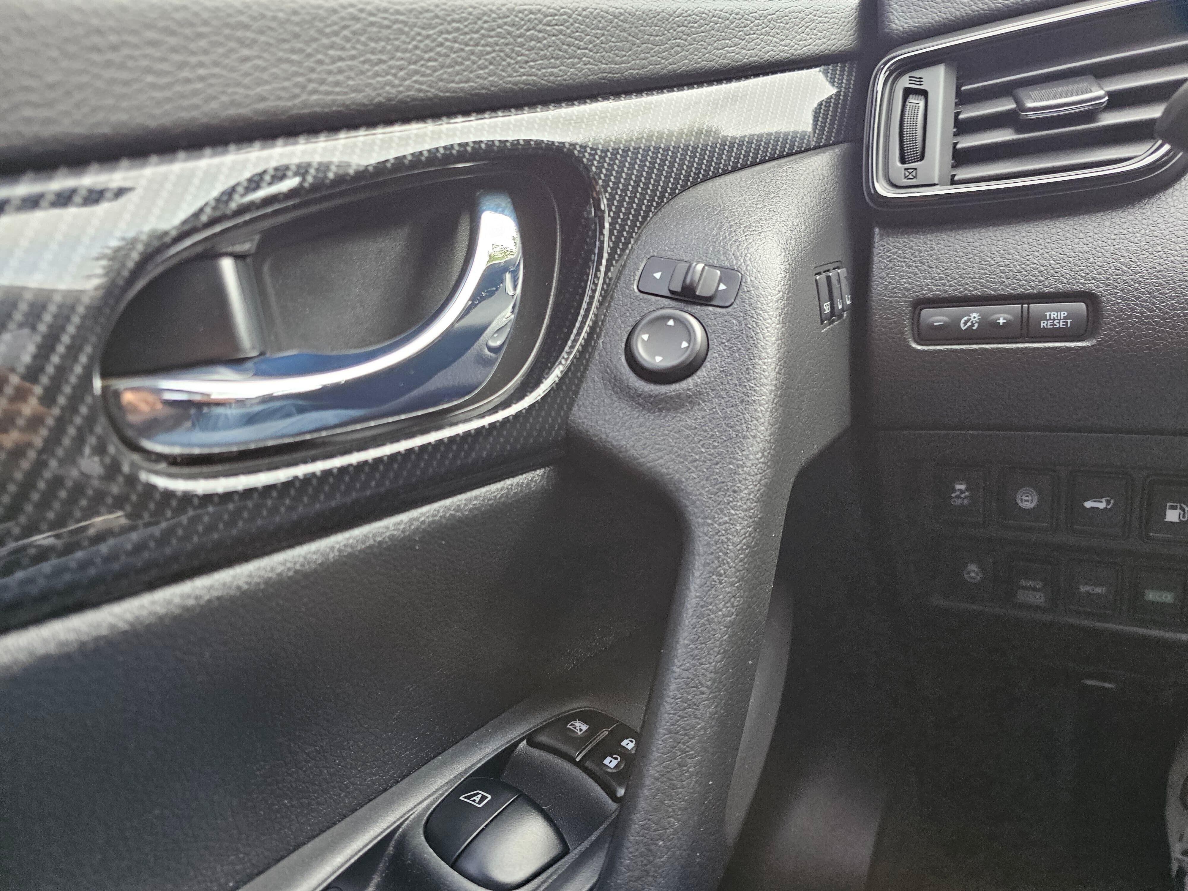 Used 2018 Nissan Rogue SL w/ Premium Package AWD/4WD image 32
