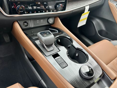 New 2026 Nissan Rogue Platinum AWD/4WD image 35
