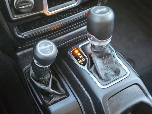 Used 2022 Jeep Wrangler Unlimited Sport image 21