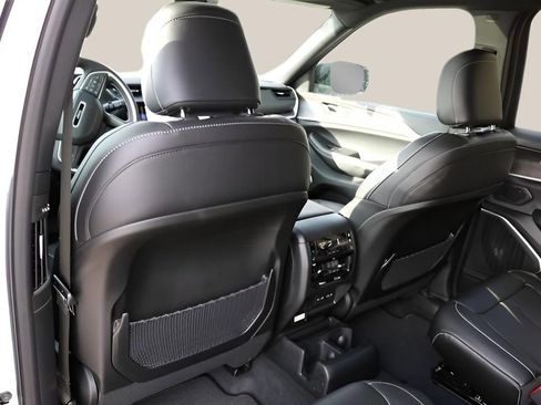 New 2026 Jeep Grand Cherokee L Limited w/ Limited Altitude Package AWD/4WD image 14