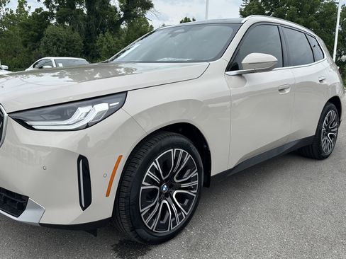 Used 2025 BMW X3 xDrive30i w/ Convenience Package AWD/4WD image 5