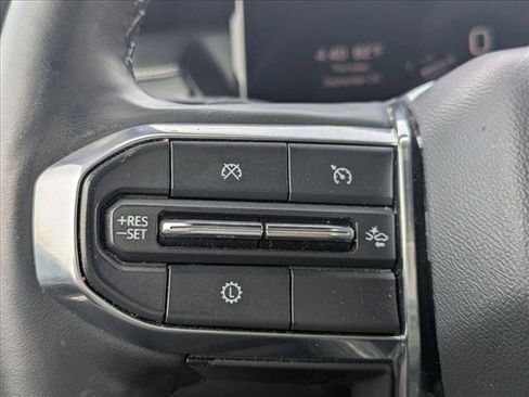 Used 2024 GMC Acadia Elevation w/ Luxury Package FWD image 13