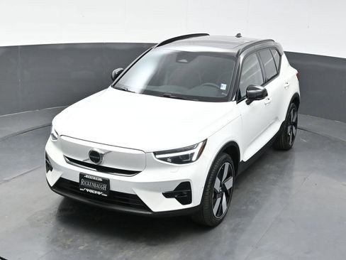 Used 2024 Volvo XC40 Recharge Ultimate w/ Protection Package Premier image 19