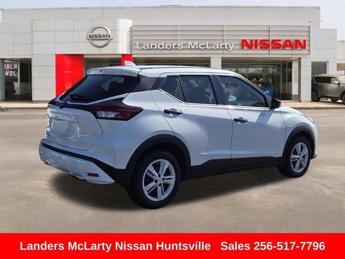 Used 2025 Nissan Kicks Play S FWD image 3