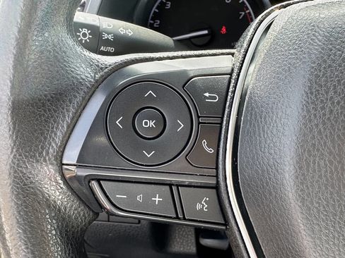 Used 2019 Toyota Camry LE image 25