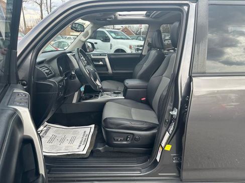 Used 2015 Toyota 4Runner SR5 Premium image 10