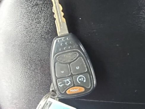 Used 2011 Chrysler 200 S image 32