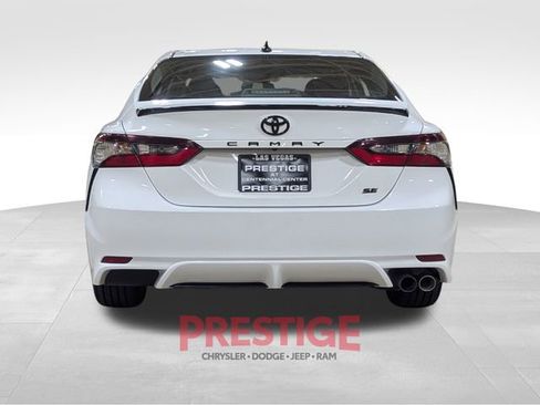 Used 2022 Toyota Camry SE image 7