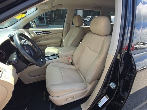 Used 2018 Nissan Pathfinder SV FWD image 13