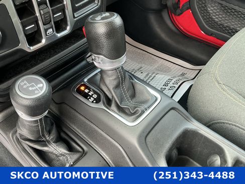 Used 2024 Jeep Wrangler Unlimited Sport AWD/4WD image 23