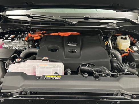 Used 2025 Toyota Sequoia TRD Pro AWD/4WD image 11