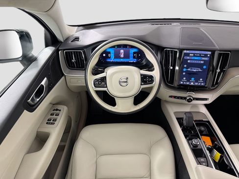Certified 2023 Volvo XC60 B5 Plus w/ Protection Package Premier AWD/4WD image 22
