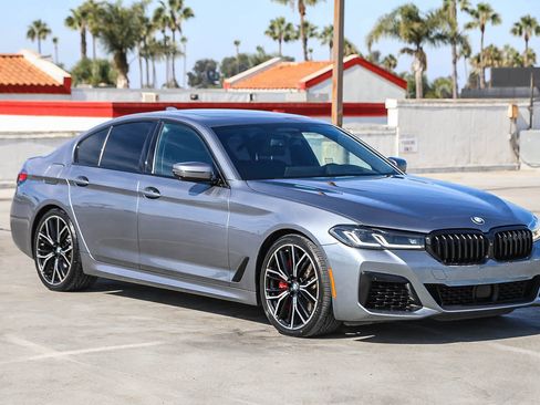 Used 2021 BMW M550i xDrive w/ Executive Package AWD/4WD image 4