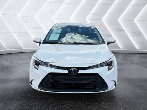 Used 2024 Toyota Corolla LE FWD image 2