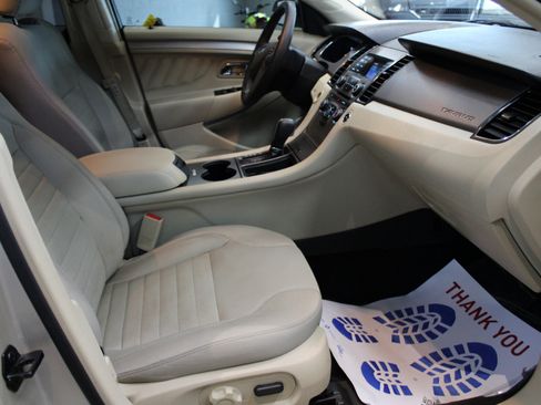 Used 2018 Ford Taurus SE image 18