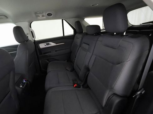 Used 2025 Ford Explorer Active image 19