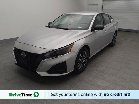 Used 2024 Nissan Altima 2.5 SV image 1