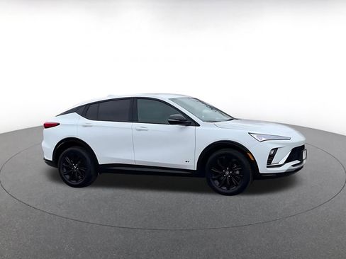 Used 2025 Buick Envista Sport Touring image 2