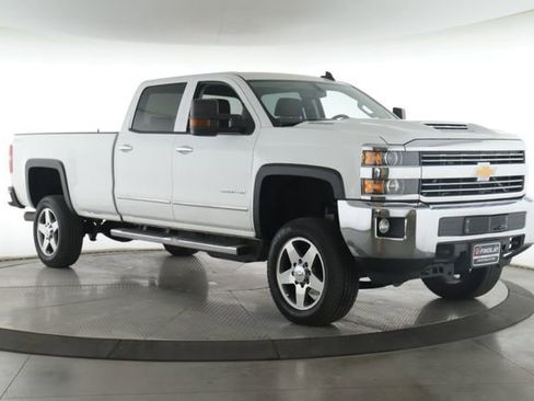Used 2017 Chevrolet Silverado 2500 LT w/ LT Fleet Convenience Package AWD/4WD image 2