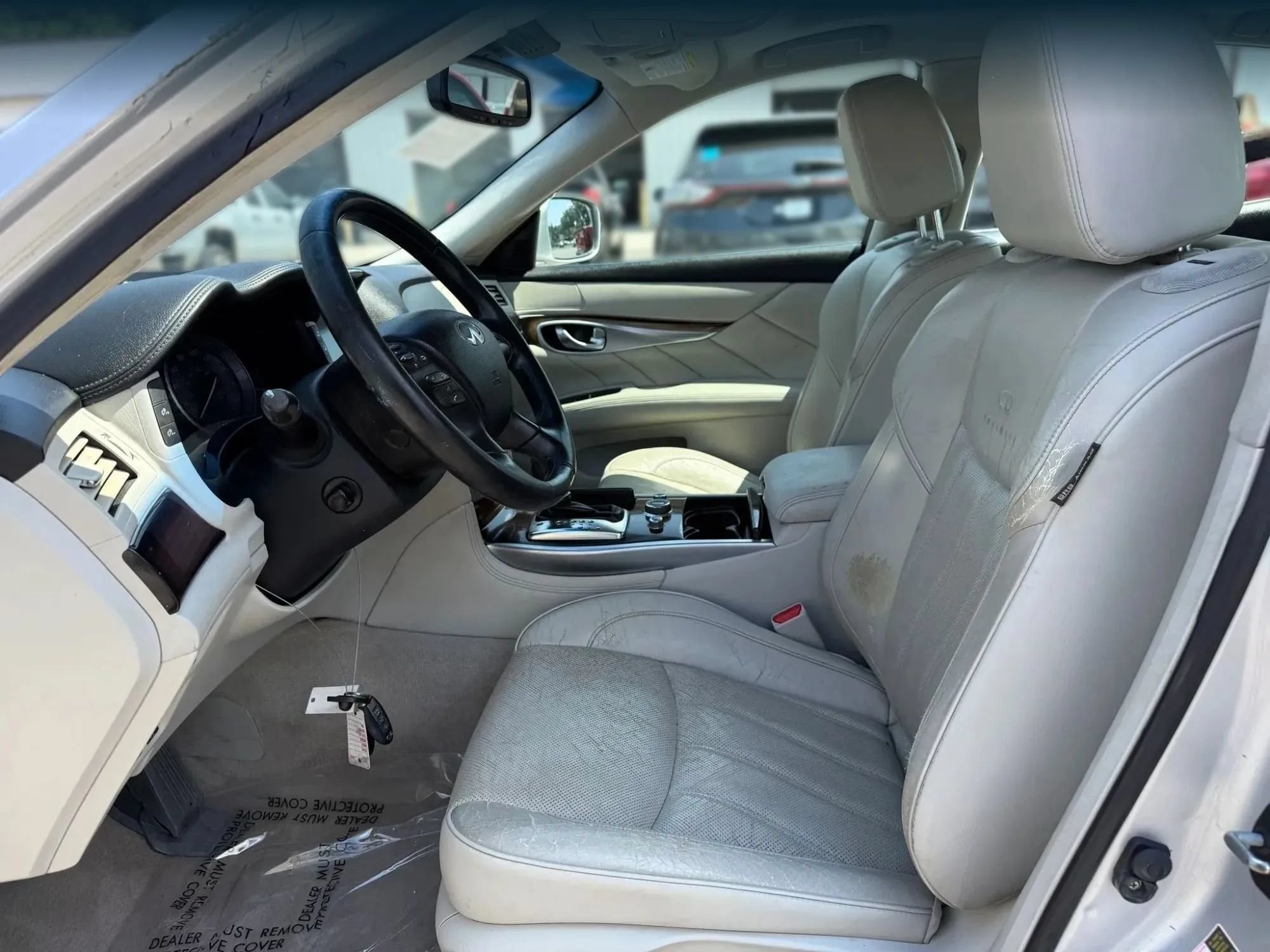 Used 2011 INFINITI M37 w/ Deluxe Touring Pkg RWD image 2