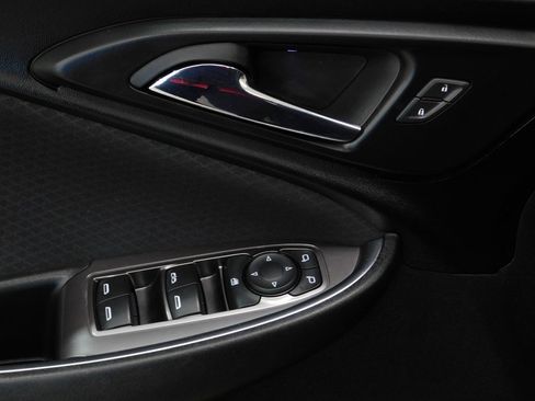Used 2018 Chevrolet Malibu LT image 27