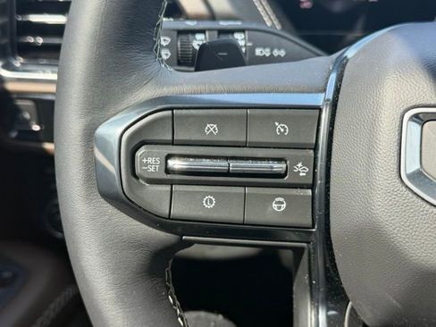 Used 2026 GMC Yukon Denali Ultimate w/ LPO, Illumination Package AWD/4WD image 16