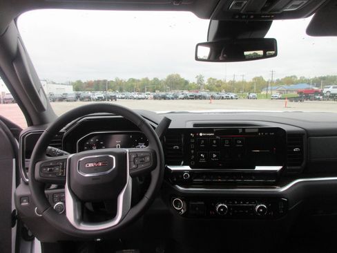 New 2026 GMC Sierra 3500 SLE w/ SLE Value Package image 16