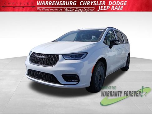New 2026 Chrysler Pacifica Select image 6