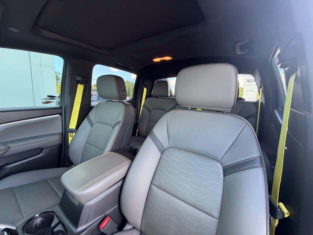 Used 2023 Chevrolet Colorado ZR2 w/ Desert Boss Special Edition AWD/4WD image 17