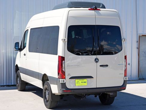 Used 2023 Mercedes-Benz Sprinter 2500 image 45