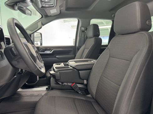 Used 2025 Chevrolet Silverado 2500 LT w/ Convenience Package image 14
