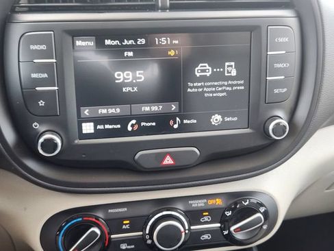 Used 2025 Kia Soul LX w/ LX Technology Package FWD image 17