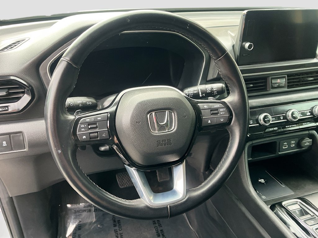 Used 2023 Honda Pilot Touring image 11