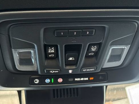 Used 2025 GMC Sierra 2500 AT4 w/ AT4 Premium Plus Package AWD/4WD image 22