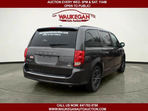 Used 2018 Dodge Grand Caravan GT image 4